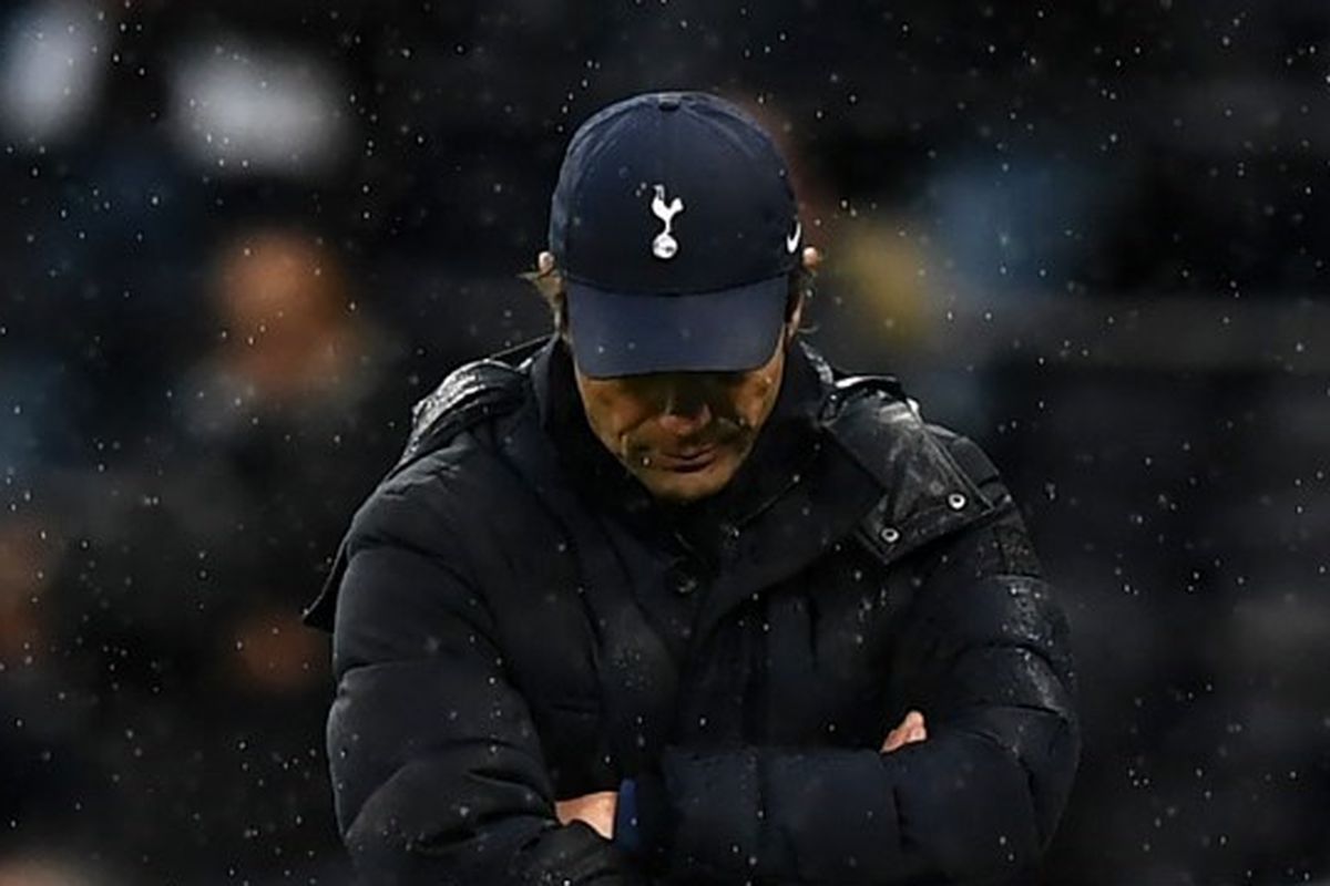 Reaksi pelatih Tottenham, Antonio Conte, pada laga lanjutan Liga Inggris kontra Wolves pada Minggu (13/2/2022).