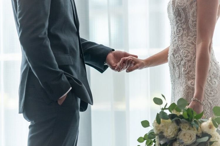 Tak Peduli Ada Baku Tembak, Pengantin di Kashmir Tetap Gelar Pernikahan