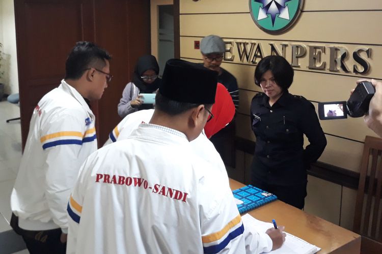 Badan Pemenangan Nasional (BPN) Prabowo Subianto-Sandiaga Uno mengadukan Tabloid Indonesia Barokah ke Dewan Pers, Jumat (25/1/2019). 
