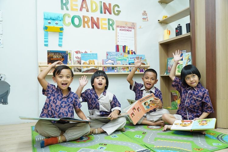 Kegiatan belajar mengajar di Sekolah Cikal Bandung.