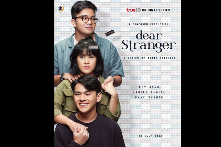 Dear Stranger merupakan serial drama bergenre romance yang diproduseri oleh Prilly Latuconsina dan Umay Shahab