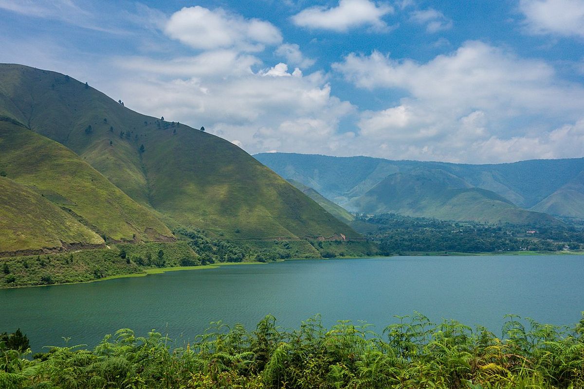 Danau Toba, danau terluas di Indonesia