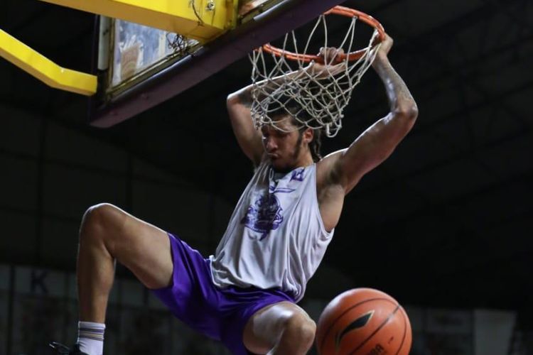 Pemain asing  klub CLS Knights Indonesia, Maxie Esho