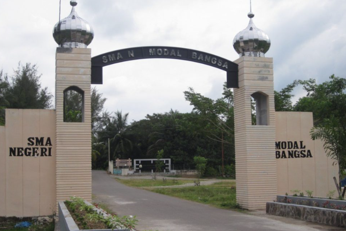 SMAN Modal Bangsa menjadi SMA terbaik di Aceh berdasarkan nilai UTBK 2022.