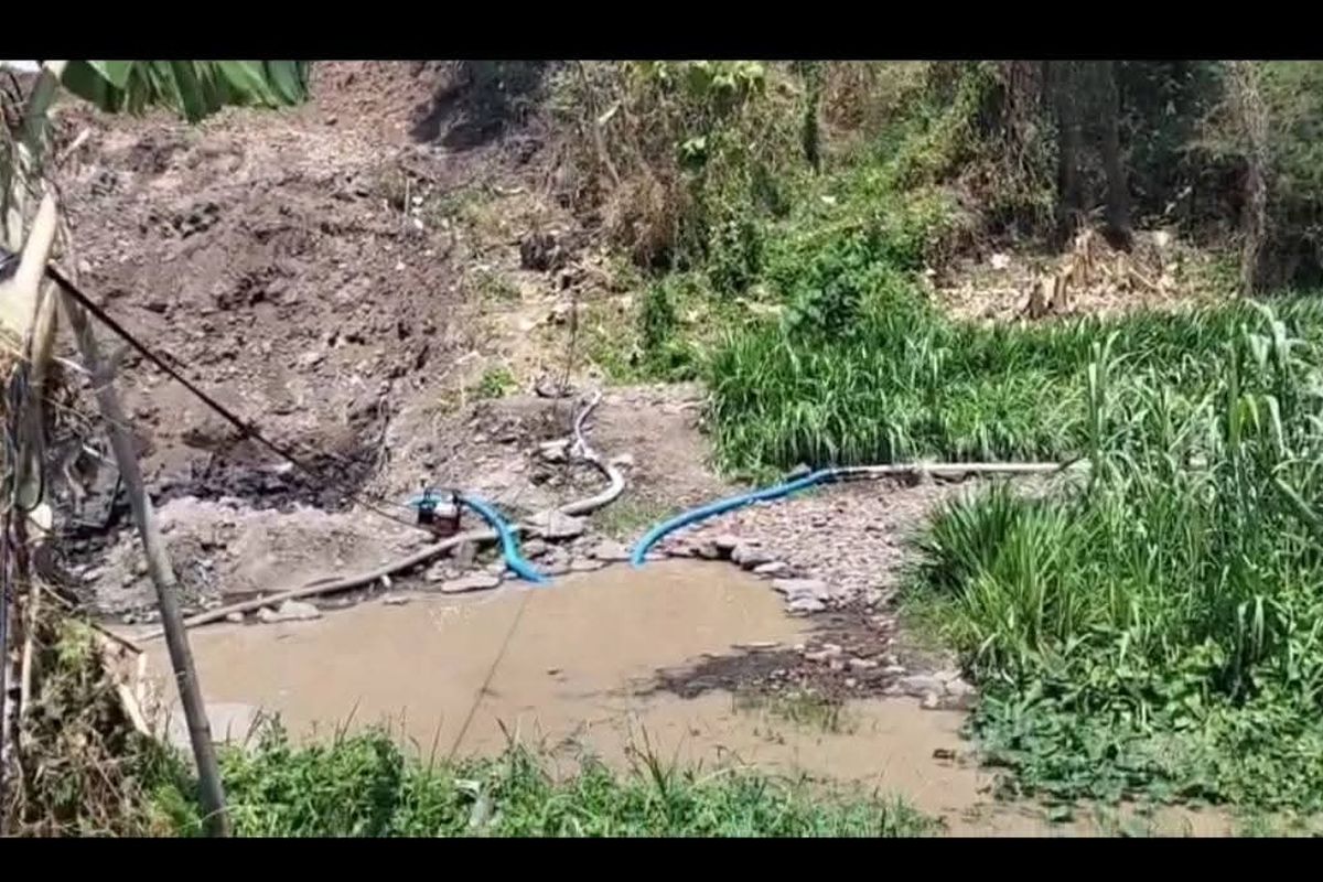 Foto: Objek Diduga Cagar Budaya (ODCB) di Dusun Cangkreng, Desa Banyuglugur, Kecamatan Banyuglugur, Kabupaten Situbondo, Provinsi Jawa Timur rusak akibat pengeboran oleh perusahaan.