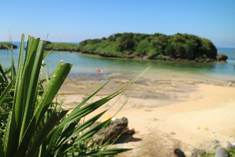 Starsand beach, tempat favorit untuk snorkeling atau sunbathing di Pulau Ishigaki. Pulau Ishigaku adalah salah satu pulau besar yang ada di Perfektur Okinawa, Jepang.