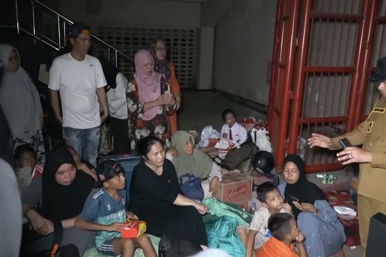 Tinjau Kebakaran Dok V, Wakil Wali Kota Jayapura Siapkan Tenda hingga Bantuan untuk Warga
