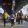 Tunggu Hasil Tes Swab di Stasiun Bekasi, Wali Kota: Kalau Tinggi, Kami Minta KRL Dihentikan