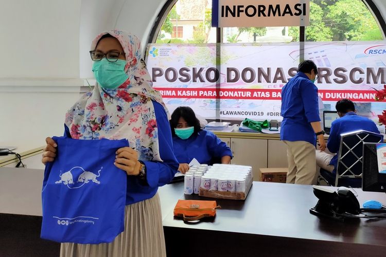 Koordinator Humas Rumah Sakit Rumah Sakit Umum Pusat Nasional (RSUPN) Cipto Mangunkusumo Jakarta untuk Posko Bantuan dan Donasi Yani A.