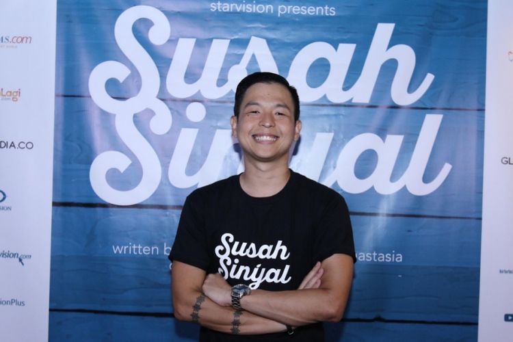 Ernest Prakasa usai menggelar konferensi pers film Susah Sinyal di Comic Cafe, Tebet, Jakarta Selatan, Selasa (5/9/2017).