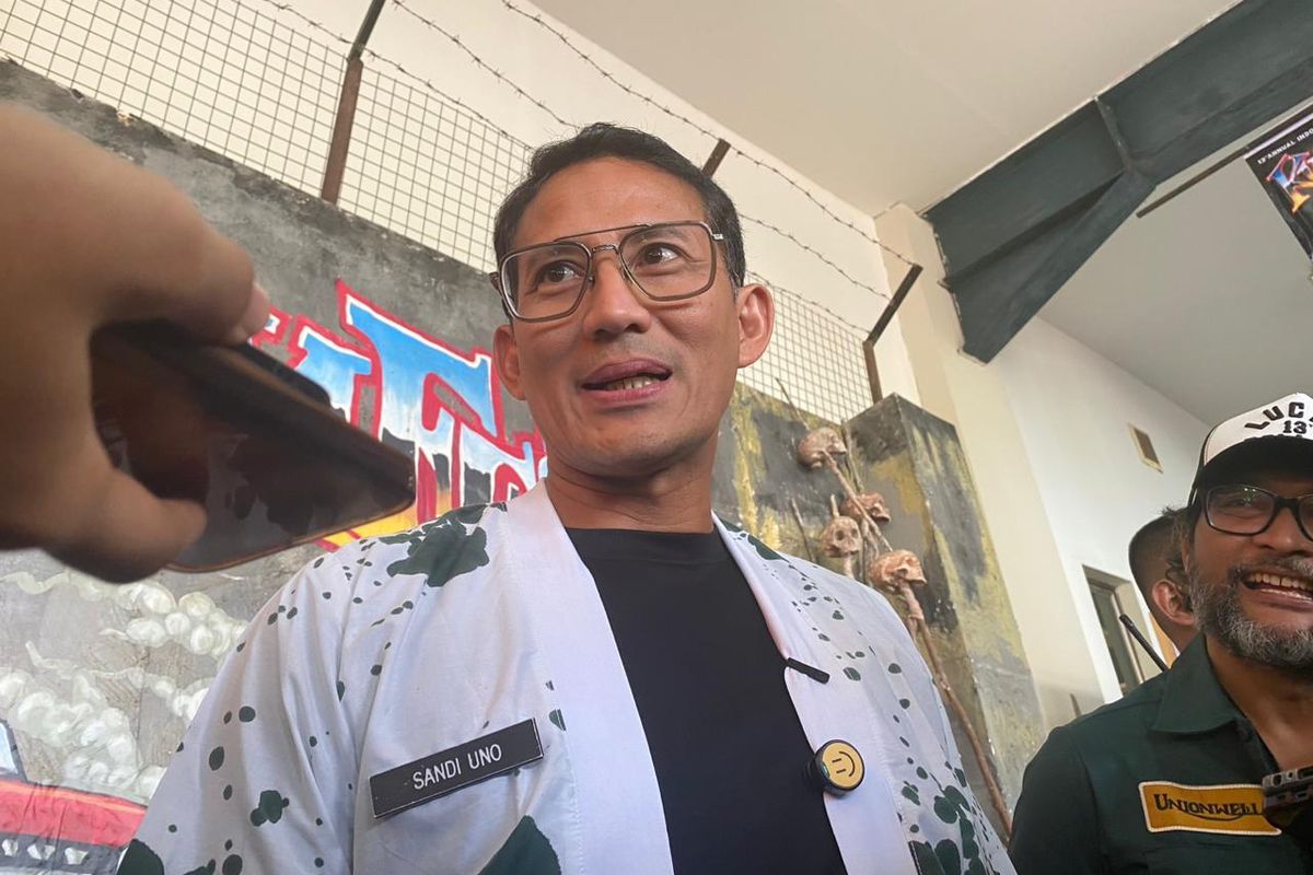 Menteri Pariwisata dan Ekonomi Kreatif (Menparekraf) Sandiaga Salahudin Uno di Kustomfest 2024.