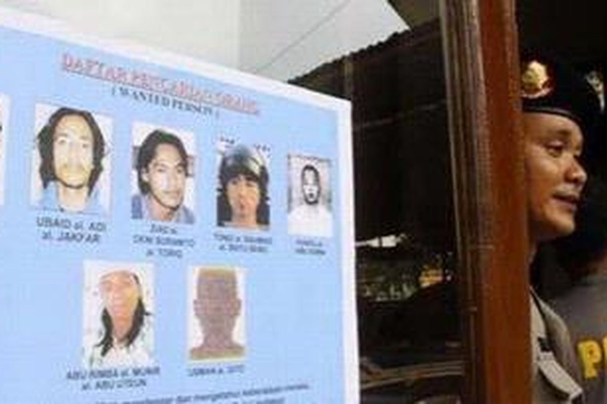 Foto-foto daftar DPO Teroris di Aceh yang masih buron.