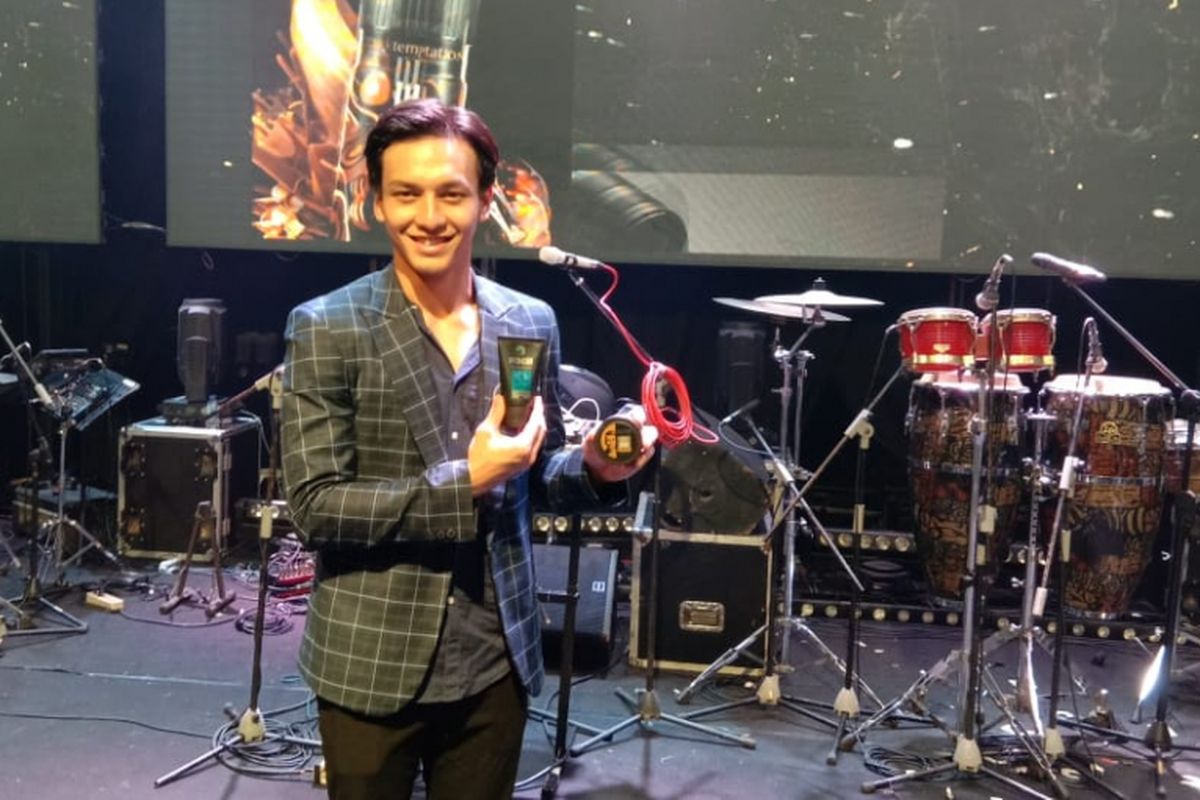 Jefri Nichol saat menghadiri sebuah acara di Livespace SCBD, Jakarta Selatan, Jumat (8/2/2019).