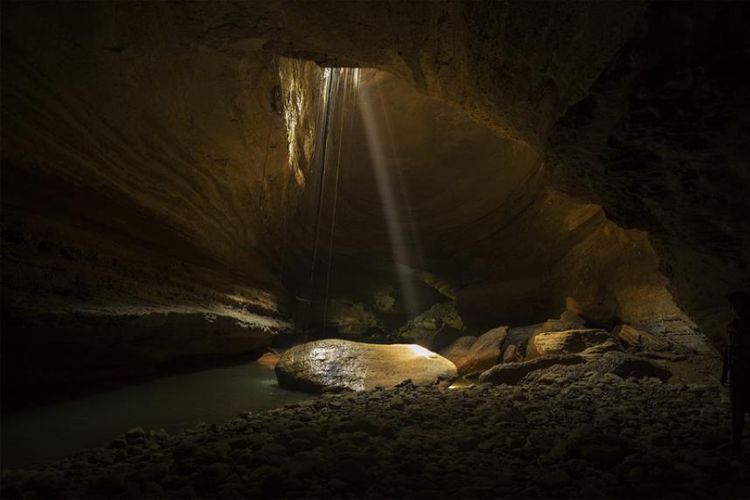 Goa Sinjang Lawang di Pangandaran, Jabar