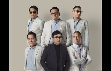 Komposer Yovie Widianto membuat grup baru yang berisi penyanyi-penyanyi papan atas seperti Rio Febrian, Marcell Siahaan, Hedi Yunus, Fatur, dan Dudi Oris.