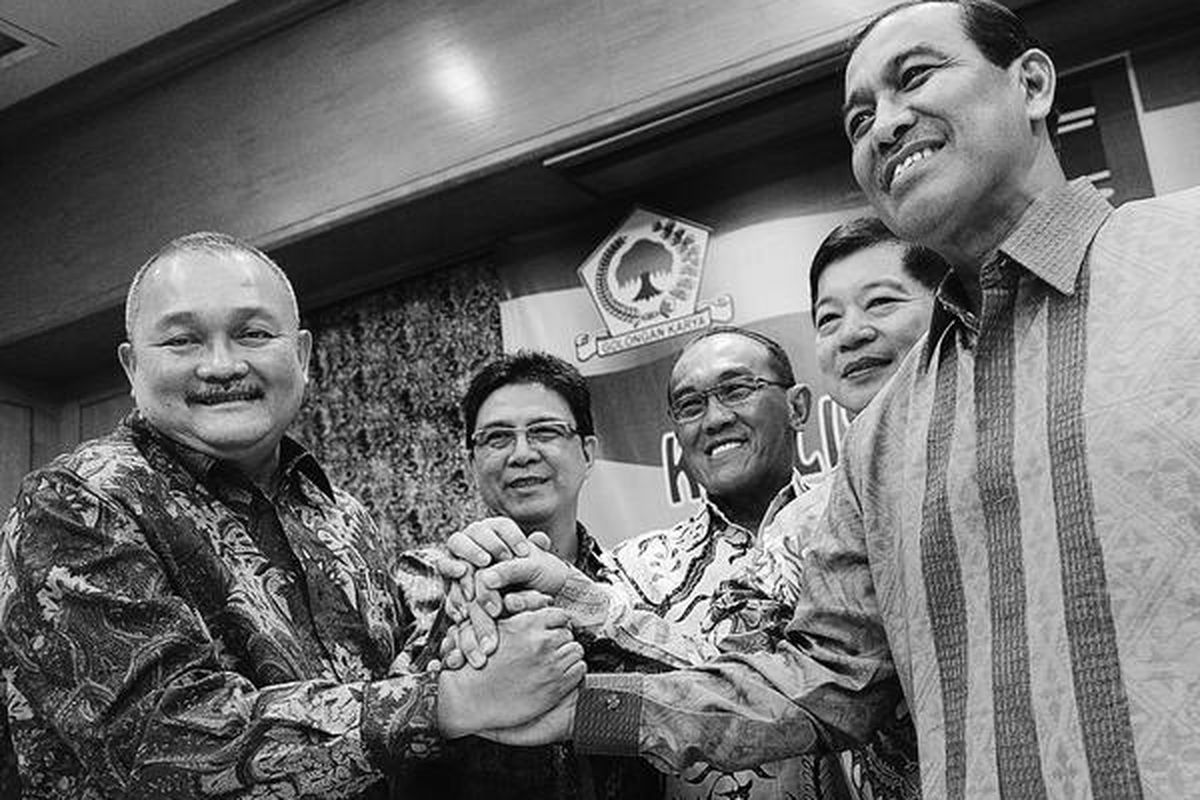 Dari kiri ke kanan, calon gubernur DKI Jakarta Alex Noerdin, Ketua Umum Partai Damai Sejahtera Denny Tewu, Ketua Umum Partai Golkar Aburizal Bakrie, Wakil Ketua Umum Partai Persatuan Pembangunan Suharso Manoarfa, dan calon wakil gubernur DKI Jakarta Nono Sampono saat deklarasi pasangan calon tersebut di Hotel Sultan, Jakarta Pusat, Kamis (8/3).
