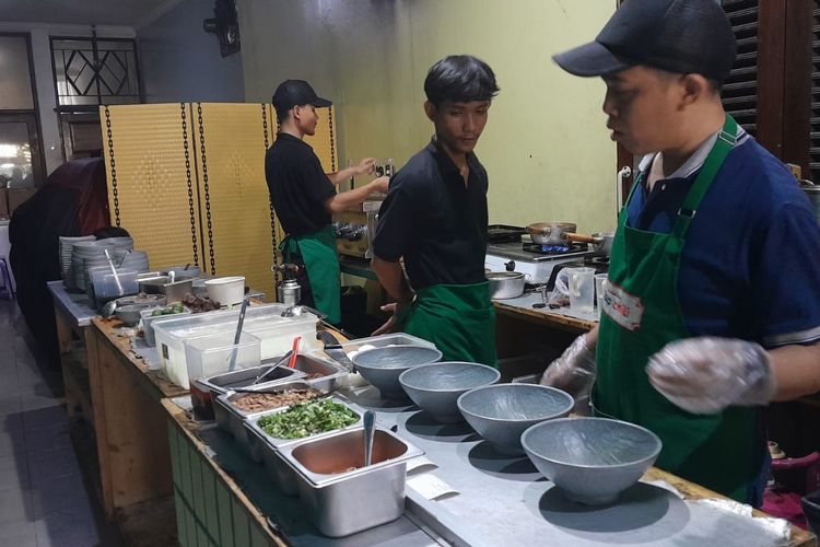 Suasana Kitchen Kedai Mie Tjap Chili