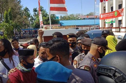 Ricuh Pembebasan Lahan Bendungan Pammukulu, PN Takalar Dilempari Batu