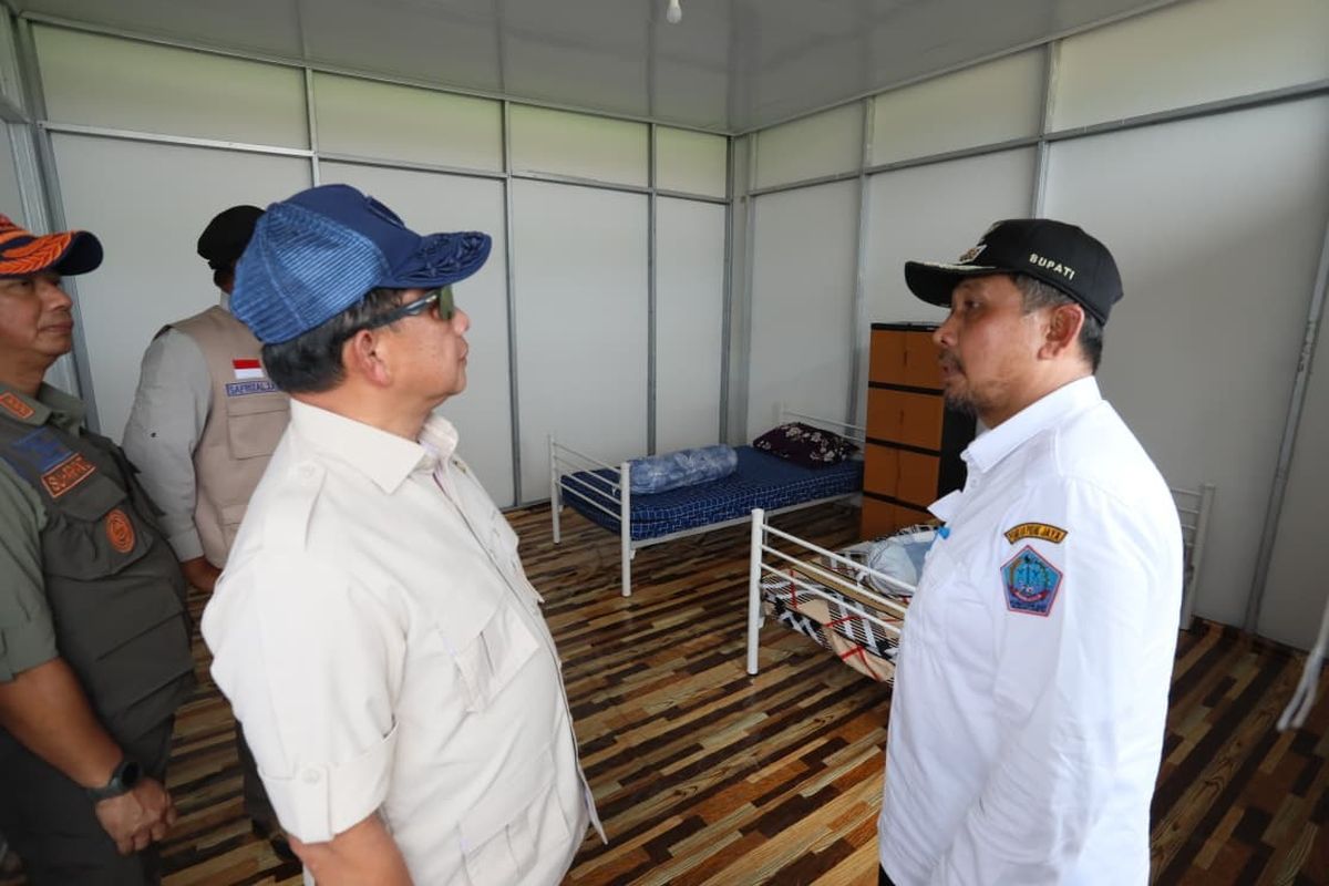 Ketua Satuan Tugas (Kasatgas) Percepatan Rehabilitasi dan Rekonstruksi Pascabencana Sumatera Muhammad Tito Karnavian meninjau hunian sementara (huntara) di kawasan Kantor Musabaqah Tilawatil Quran (MTQ), Kabupaten Pidie Jaya, Aceh, Rabu (21/1/2026).