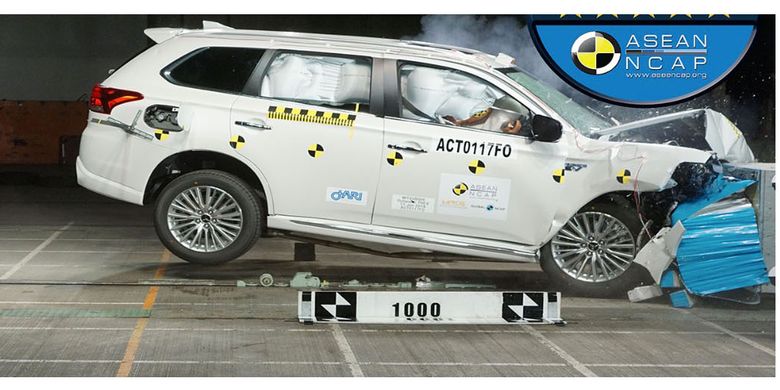 Hasil uji tabrak Outlander PHEV di ASEAN NCAP