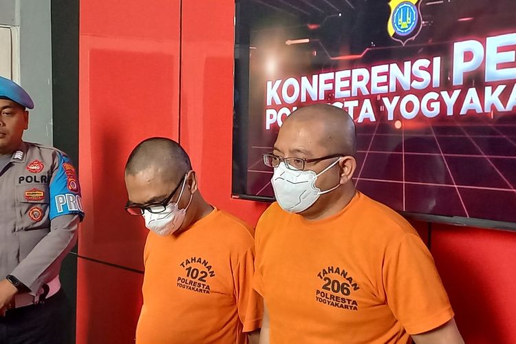 Pelaku AW dan SU setelah diamankan oleh Polresta Yogyakarta, Kamis (27/7/2023)