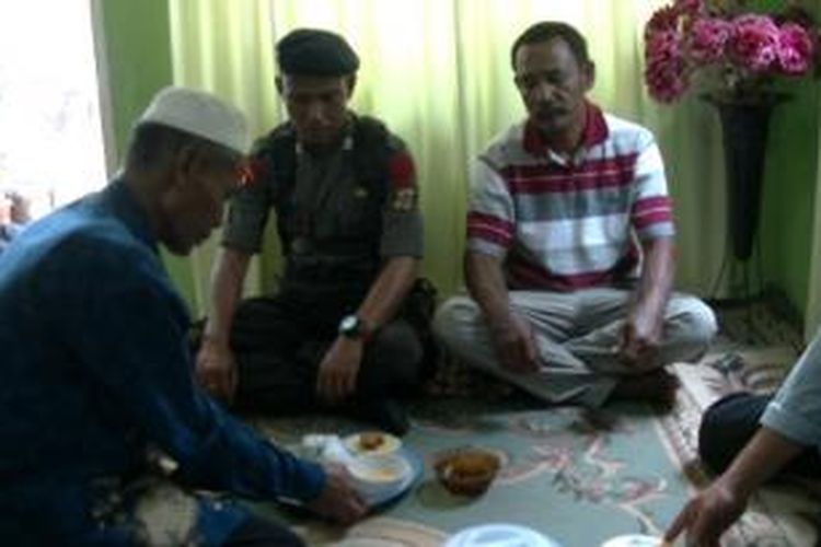 Proses perdamaian kasus pemukulan di Aceh.