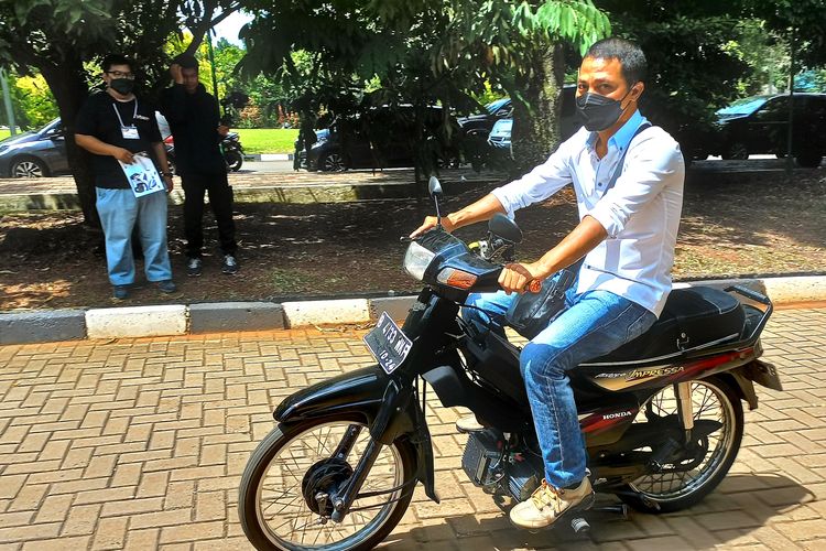 Motor listrik hasil konversi dengan basis motor bebek Honda Astrea