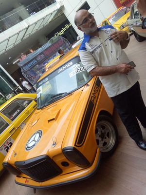 Duta Besar Arab Saudri Usamah Muhammad Al-Syuaiby meresmikan Mercedes-Benz Classic Expo 2018, Sabtu (14/4/2018). 