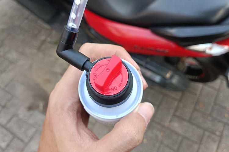 Instant Tire Fix, jadi pertolongan saat ban motor alami kempis di tempat sepi