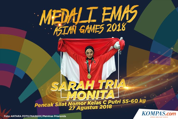 Pesilat Indonesia, Sarah Tria Monita berpose usai penyerahan medali emas nomor kelas C putri 55-60 kg Asian Games 2018 di Padepokan Pencak Silat Taman Mini Indonesia Indah (TMII), Jakarta, Senin (27/8/2018).