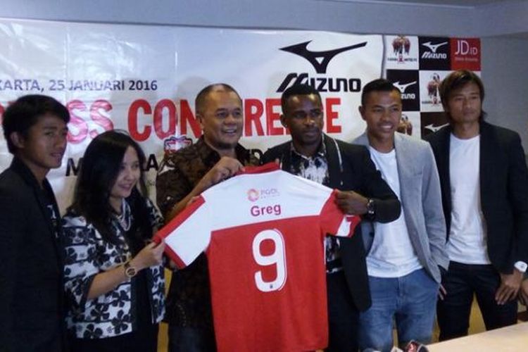 Madura United menyambut Greg Nwokolo sebagai rekrutan baru di Hotel Century, Jakarta, Rabu (25/1/2017).