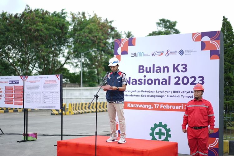 Acara Puncak Bulan Keselamatan dan Kesehatan Kerja (K3) Nasional Nasional 2023 di Plant Karawang, Jawa Barat, Jumat (17/2/2023). 