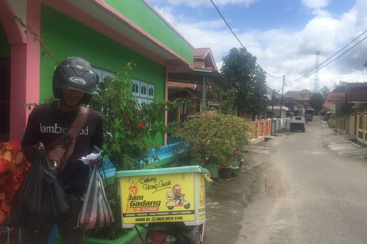 Jam Gadang Kurir.