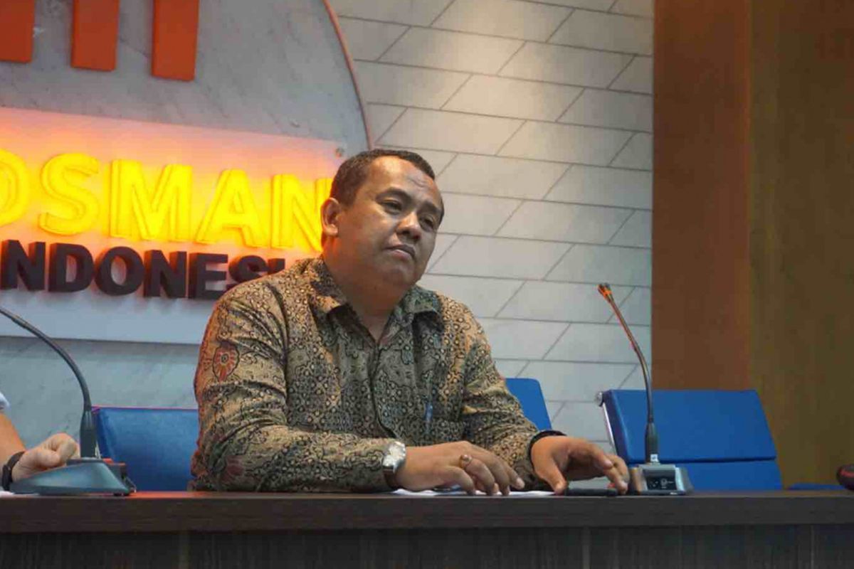 Kepala Ombudsman RI Perwakilan Jakarta Raya Teguh P Nugroho  saat konfrensi pers laporan akhir hasil pemeriksaan (LAHP) maladministrasi penghentian pelayanan publik  Pemerintah Kota Bekasi di Kantor Ombudsman, Jakarta Selatan, Rabu (15/8/2018).