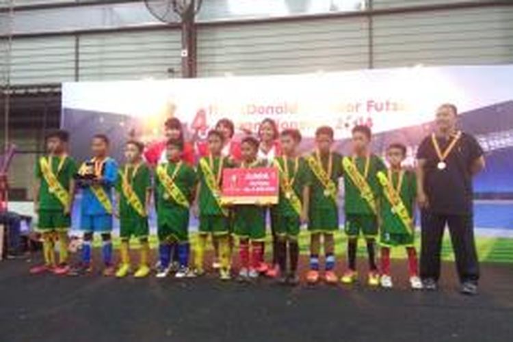 Juara 1 Penyisihan Barat Kejuaraan Futsal Junior McDonald's 2014 yang Keempat SD Kartika X-2. Penyisihan berlangsung pada Minggu (12/10/2014) di lapangan Spartan Futsal Arena, Flavor Bliss, Alam Sutera, Tangerang Selatan. 