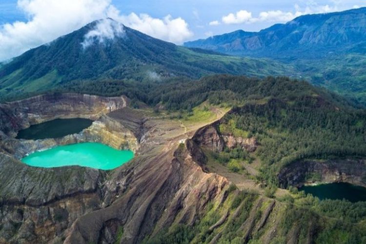Wisata Pulau Flores, Bisa Mendaki Gunung-gunung Api yang Menakjubkan