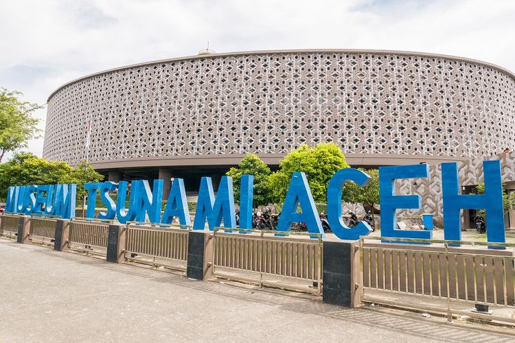 Museum Tsunami, Banda Aceh, salah satu tempat wisata alam di Aceh.