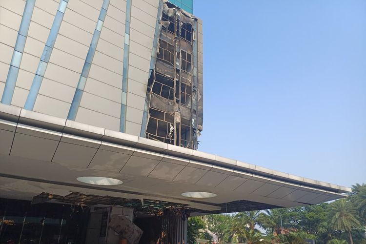 Kebakaran Hotel Pullman Central Park Jakbar, Api Muncul dari Lantai P4
