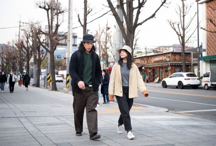 Jasa Teman Jalan, Diminati Orang Kesepian dan Pamer Pasangan