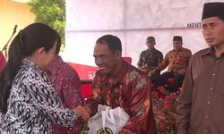 Menko PMK Temukan Kendala Pembangunan Rumah Tahan Gempa di Sumbawa