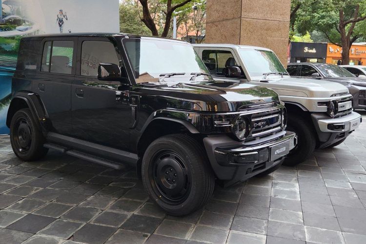 Chery iCar V23 SUV elektrik bergaya bold, hadir dengan dua pilihan tenaga dan kabin yang lapang.