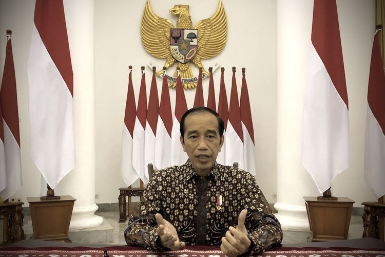 Presiden Joko Widodo memberikan pernyataan pers di Istana Kepresidenan Bogor, Jawa Barat, Selasa (20/7/2021). Presiden Joko Widodo mengumumkan perpanjangan Pemberlakuan Pembatasan Kegiatan Masyarakat (PPKM) Darurat hingga 25 Juli dan akan melakukan pembukaan secara bertahap mulai 26 Juli 2021. ANTARA FOTO/Biro Pers Sekretariat Presiden/Handout/wsj.