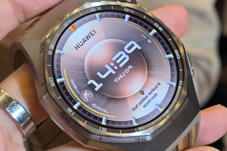 Bodi Huawei Watch GT 6 Pro dirancang dengan material yang tangguh.