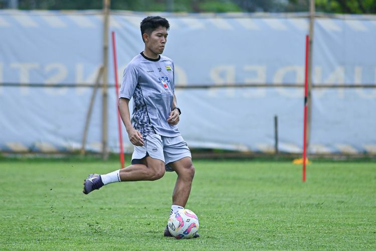Bertambah lagi pemain Persib Bandung keluar jelang Liga 1 2025-2026, kini giliran pemain muda Ferdiansyah.