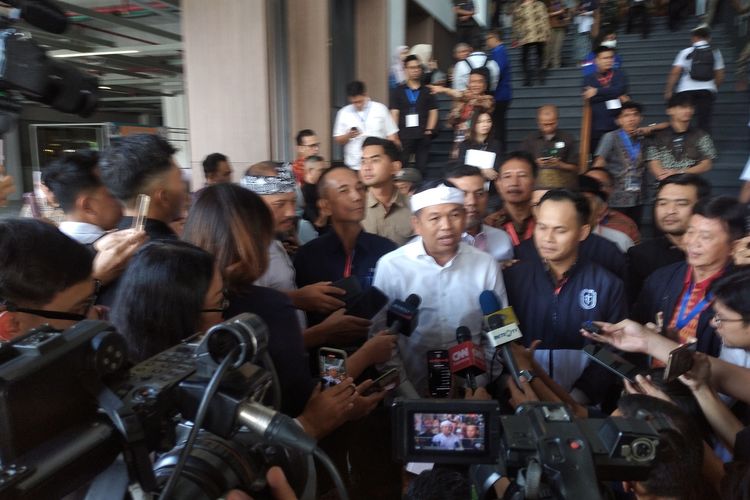 Dedi Mulyadi Minta Wacana SPP di SMA dan SMK Negeri Dikaji Dulu, Ingatkan Optimalkan Dana BOS
