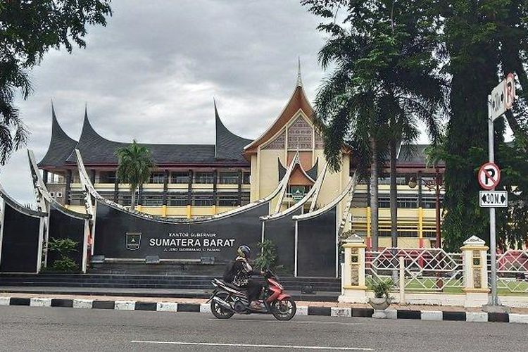 Kantor Gubernur Sumatera Barat yang kerap disebut Rumah Bagonjong.