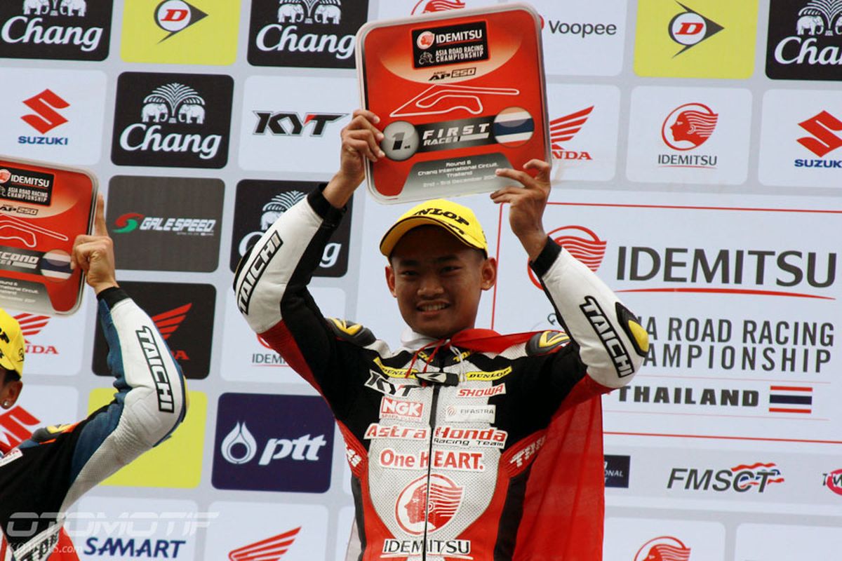 Rheza Denica Ahrens, pebalap Astra Honda Racing Team, berhasil mendapatkan podium pertama di balapan 1 
Asia Road Racing Championship (ARRC) kelas Asia Production 250, di Chang International Circuit, Buriram, Thailand, Sabtu (2/12/2017).