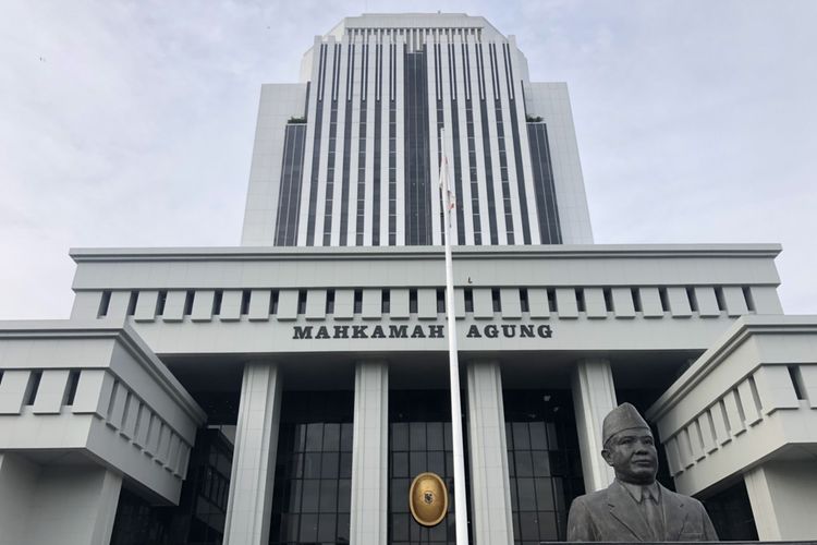 Gedung Mahkamah Agung (MA), Jalan Medan Merdeka Utara, Jakarta Pusat, Rabu (8/11/2021). 