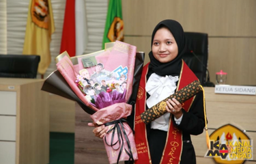 Kisah Wiwit, Berhasil Menyandang 4 Gelar Akademik di Usia 25 Tahun