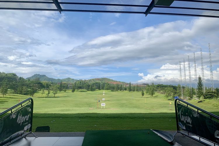 Parahyangan Golf Bandung di Kota Baru Parahyangan, Padalarang, Kabupaten Bandung Barat, Jawa Barat.